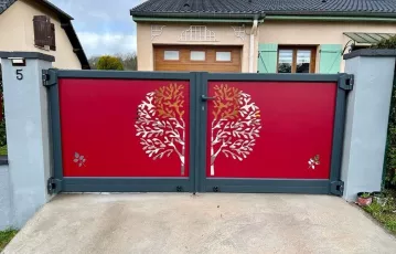 Portail Aluminium Moderne avec motif Arbre