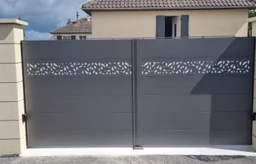 PORTAIL ALUMINIUM BATTANT