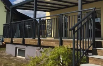 GARDE-CORPS EN ALUMINIUM - POSED E FACE - TOLE BAMBOU