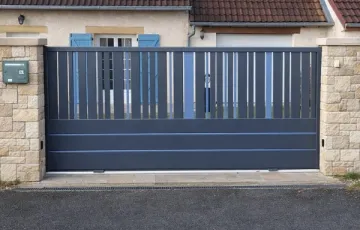 PORTAIL ALU COULISSANT SATURNE PLANCHES IRREGULIERES